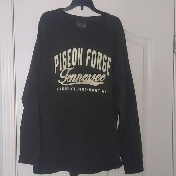 Pigeon Forge Tennessee long sleeve tshirt. Size large - Picture 1 of 3